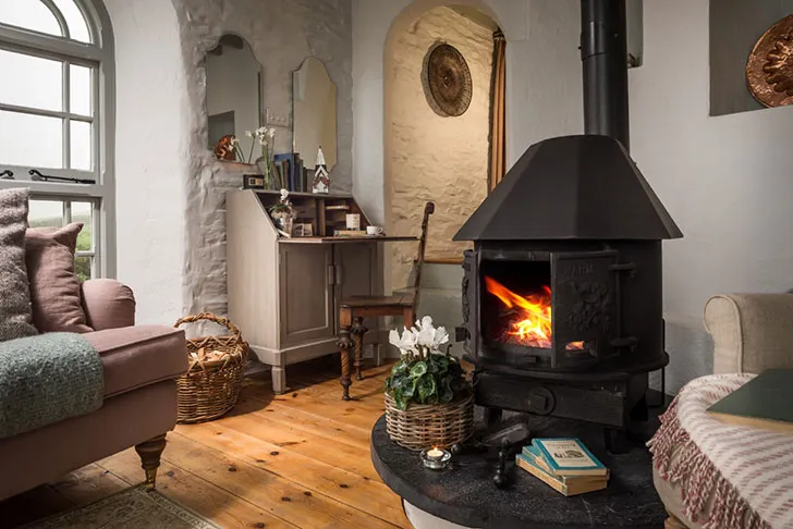 Неймовітний дім на місці старої часовні біля моря в Англії - Gallery image 4