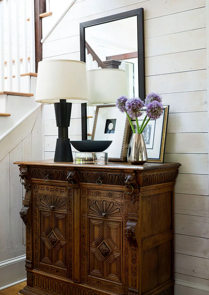 Елегантний і благородний інтер'єр дерев'яного котеджу в США - Gallery image 12