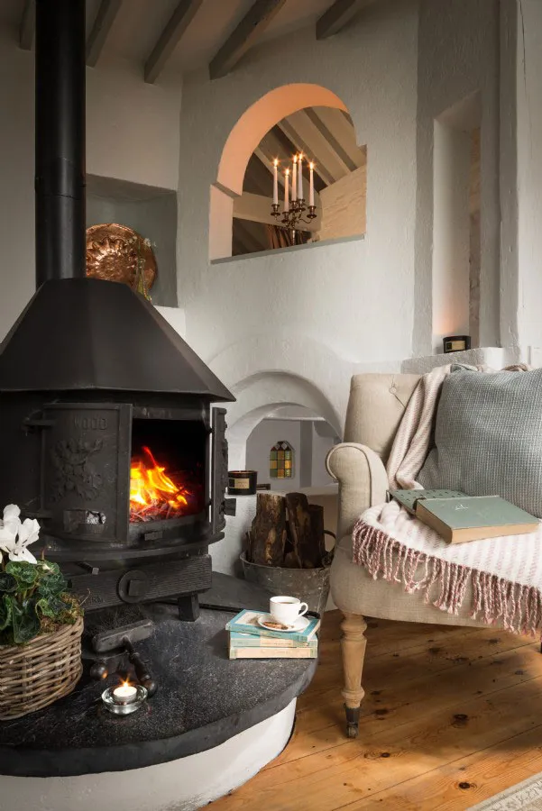 Неймовітний дім на місці старої часовні біля моря в Англії - Gallery image 3