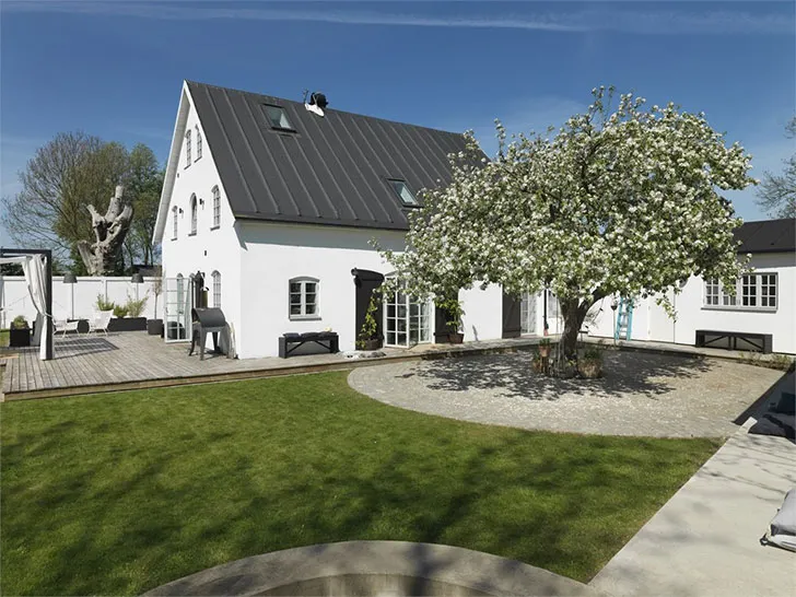 Скандинавська дача з творчим інтер'єром - Gallery image 1