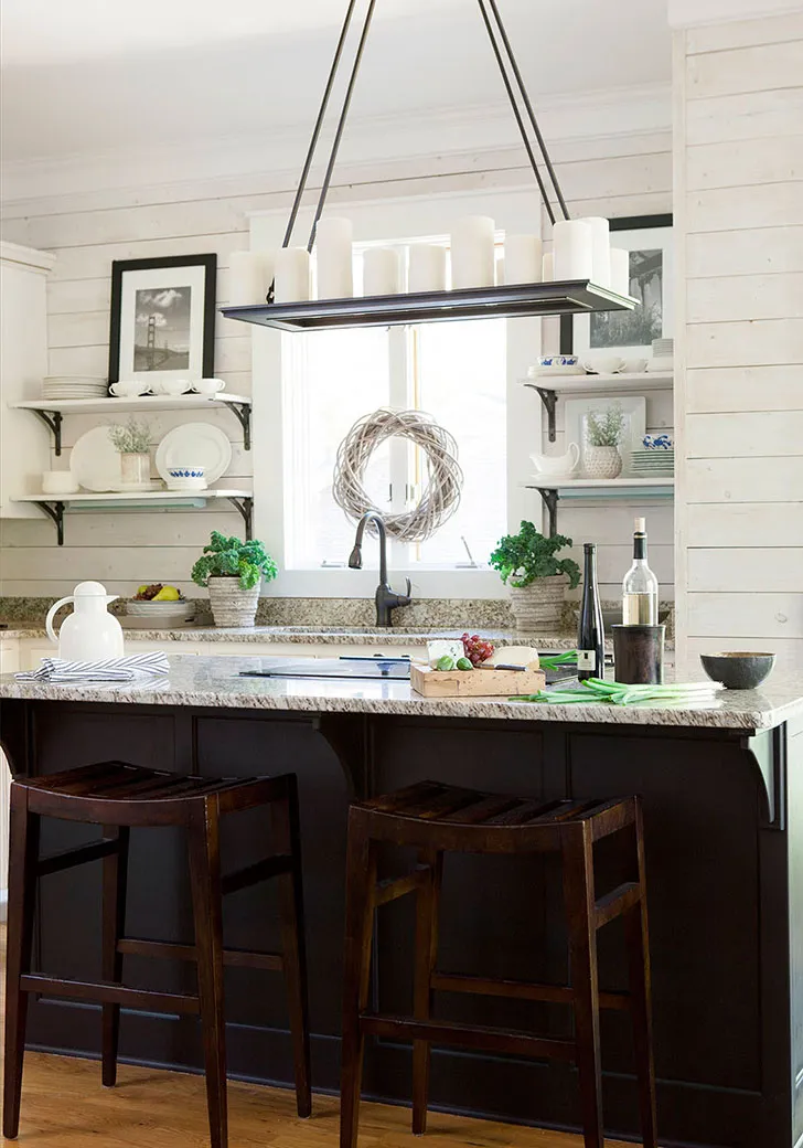 Елегантний і благородний інтер'єр дерев'яного котеджу в США - Gallery image 7