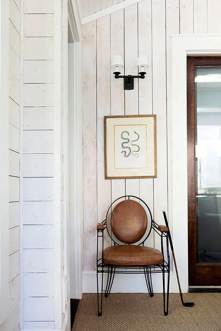 Елегантний і благородний інтер'єр дерев'яного котеджу в США - Gallery image 11