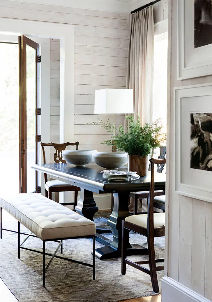 Елегантний і благородний інтер'єр дерев'яного котеджу в США - Gallery image 5