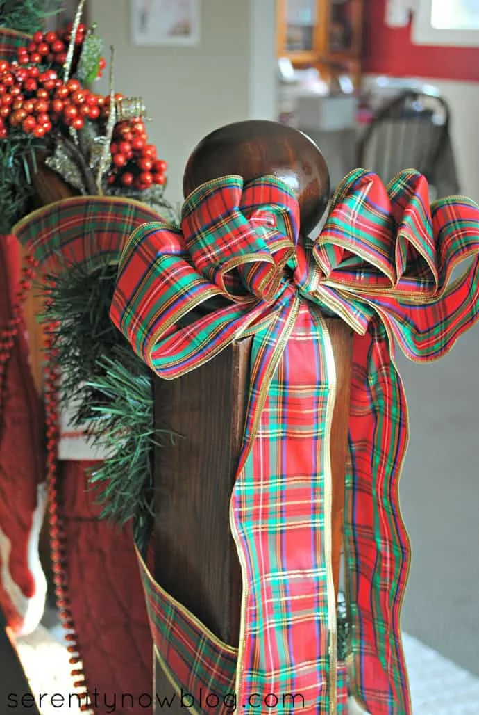 圣诞楼梯，从天花板悬挂的装饰瀑布