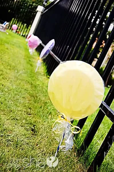 Candy land birthday party details and dessert table