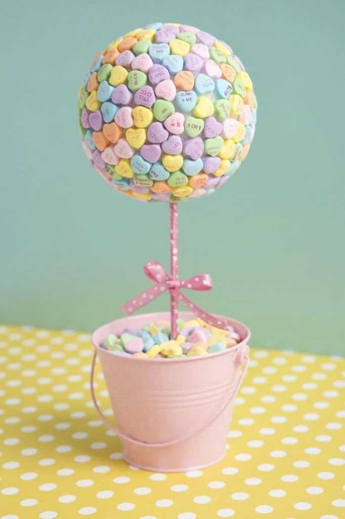 Tall lollipop centerpiece for buffet table