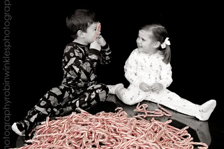 40 Creative and Unique Ways to Take a Family Photos for your Christmas Cards 25