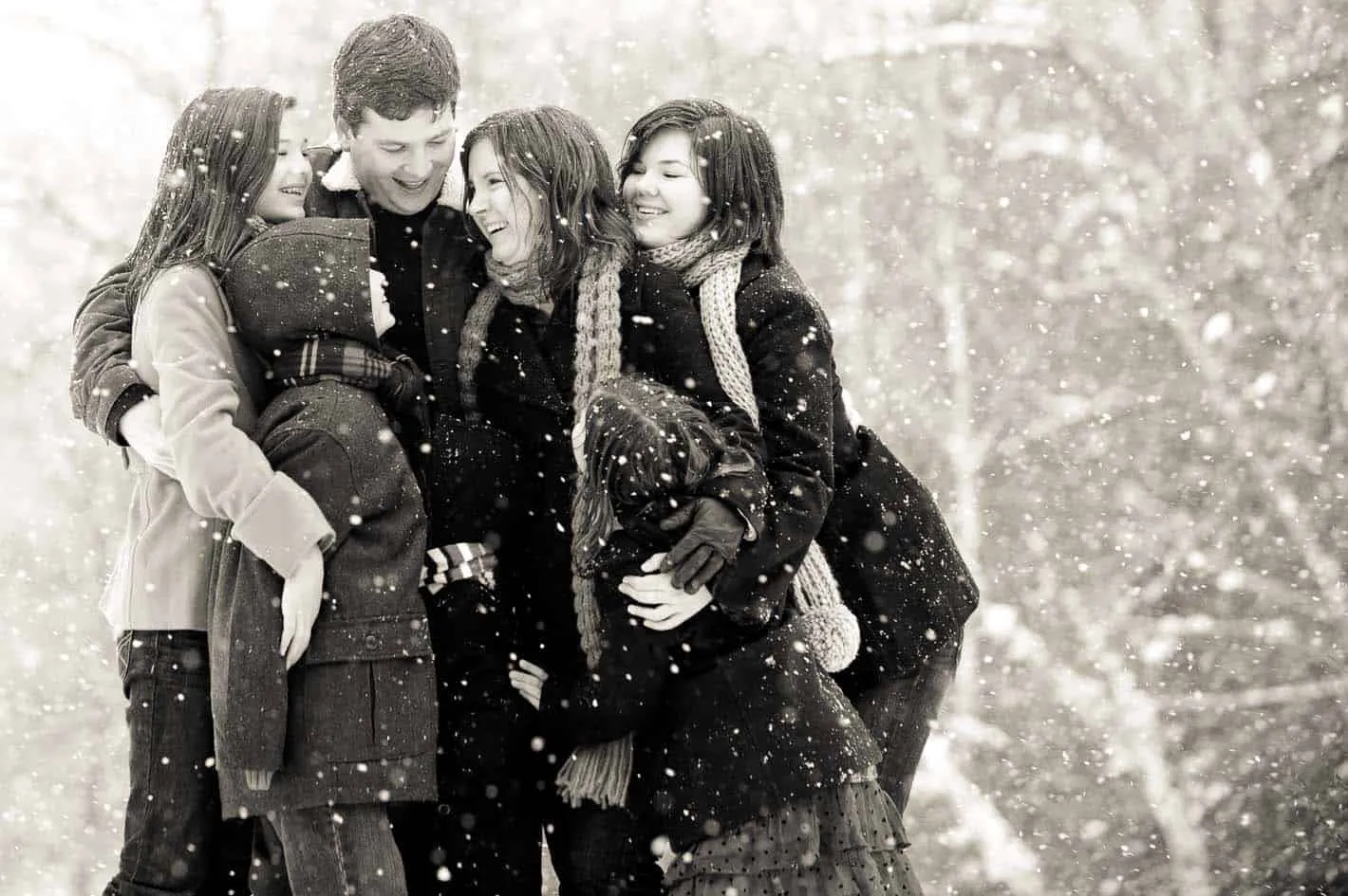 40 Creative and Unique Ways to Take a Family Photos for your Christmas Cards 8