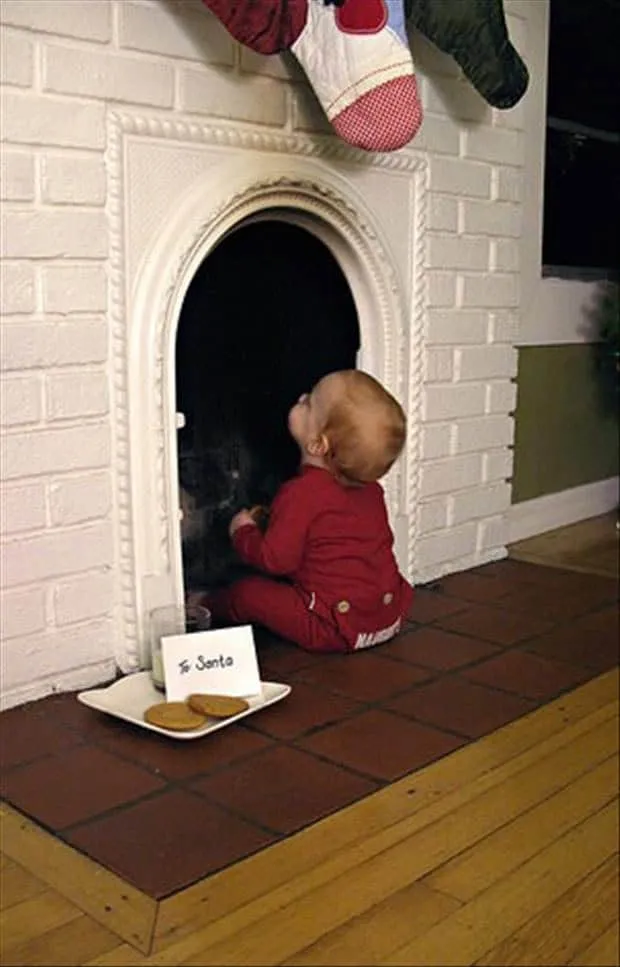 40 Creative and Unique Ways to Take a Family Photos for your Christmas Cards 17