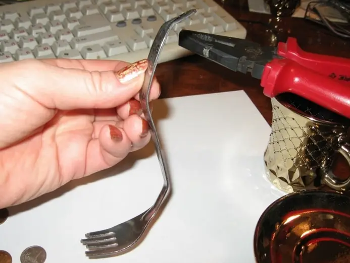 弯折叉子示意图