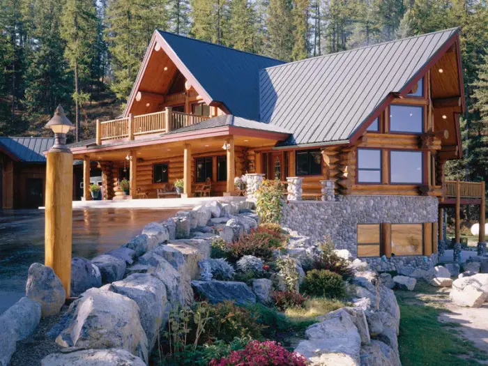 Wooden Houses Under Key. Advantages of Construction