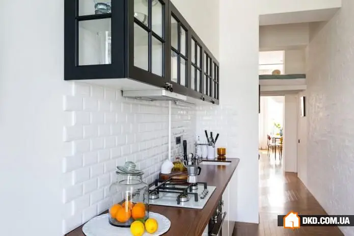 如何为高层 ceilings 的公寓布置家具：基辅实例