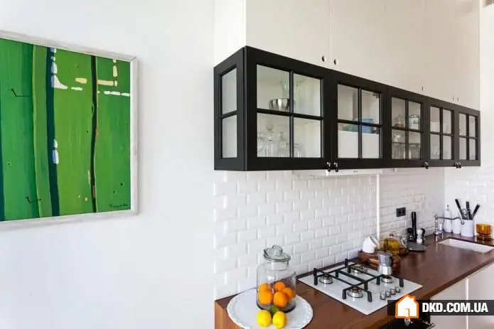 如何为高层 ceilings 的公寓布置家具：基辅实例