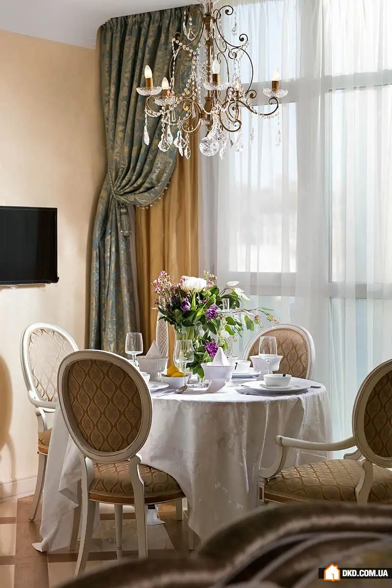 如何打造宽敞的客厅：来自基辅的真实案例