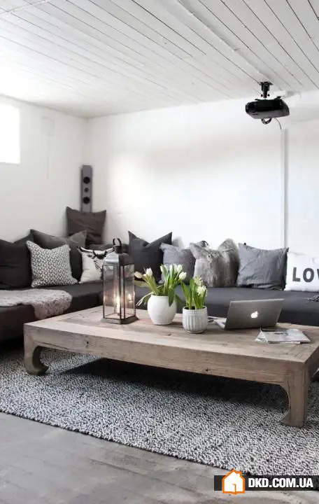 Höhe gewinnen: 7 Möglichkeiten, den Decken in einer Hruschtschowka visuell zu heben