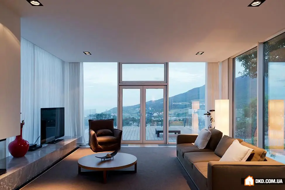 舒适极简主义:克里米亚地中海风格别墅