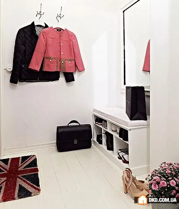 How to Save Space in the Entry Hall: 5 Simple Tips