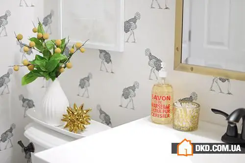 前后对比:墙纸打造的浴室改造