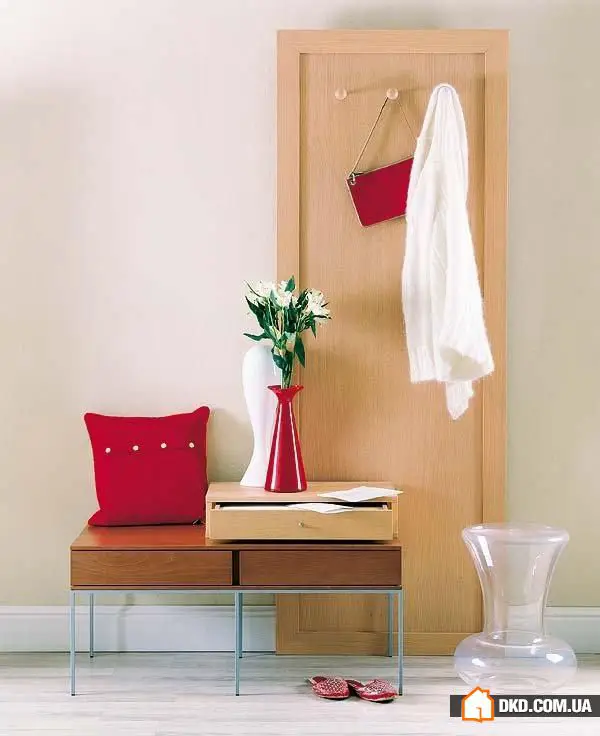 How to Save Space in the Entry Hall: 5 Simple Tips