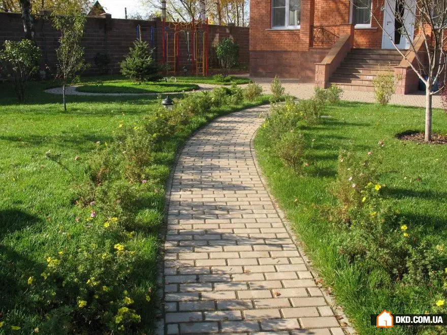 简约之美：花园小径设计灵感