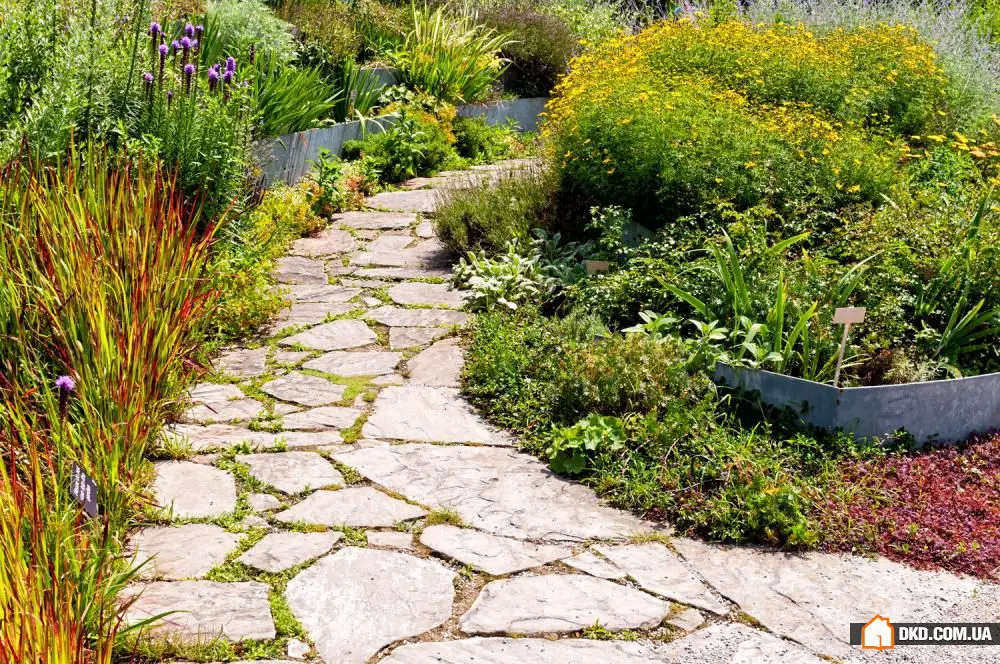 简约之美：花园小径设计灵感