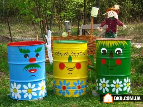 如何将垃圾箱改造成乡村风格的装饰元素