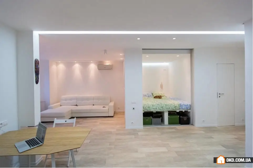 如何在公寓工作室中布置睡眠区:7种最佳解决方案