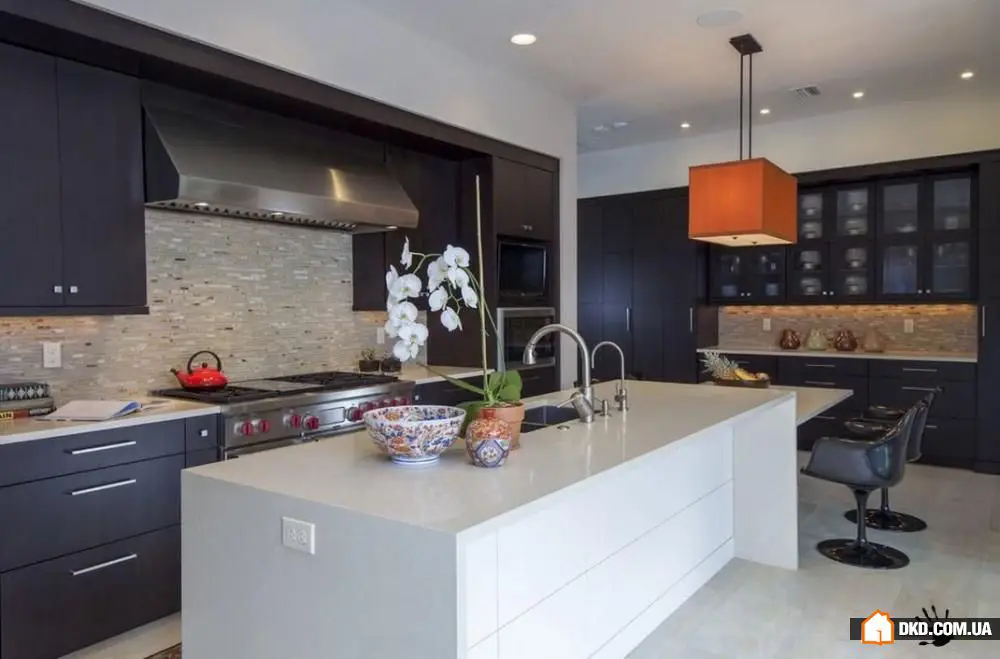 厨房装修中的水下岩石：专业人士的建议