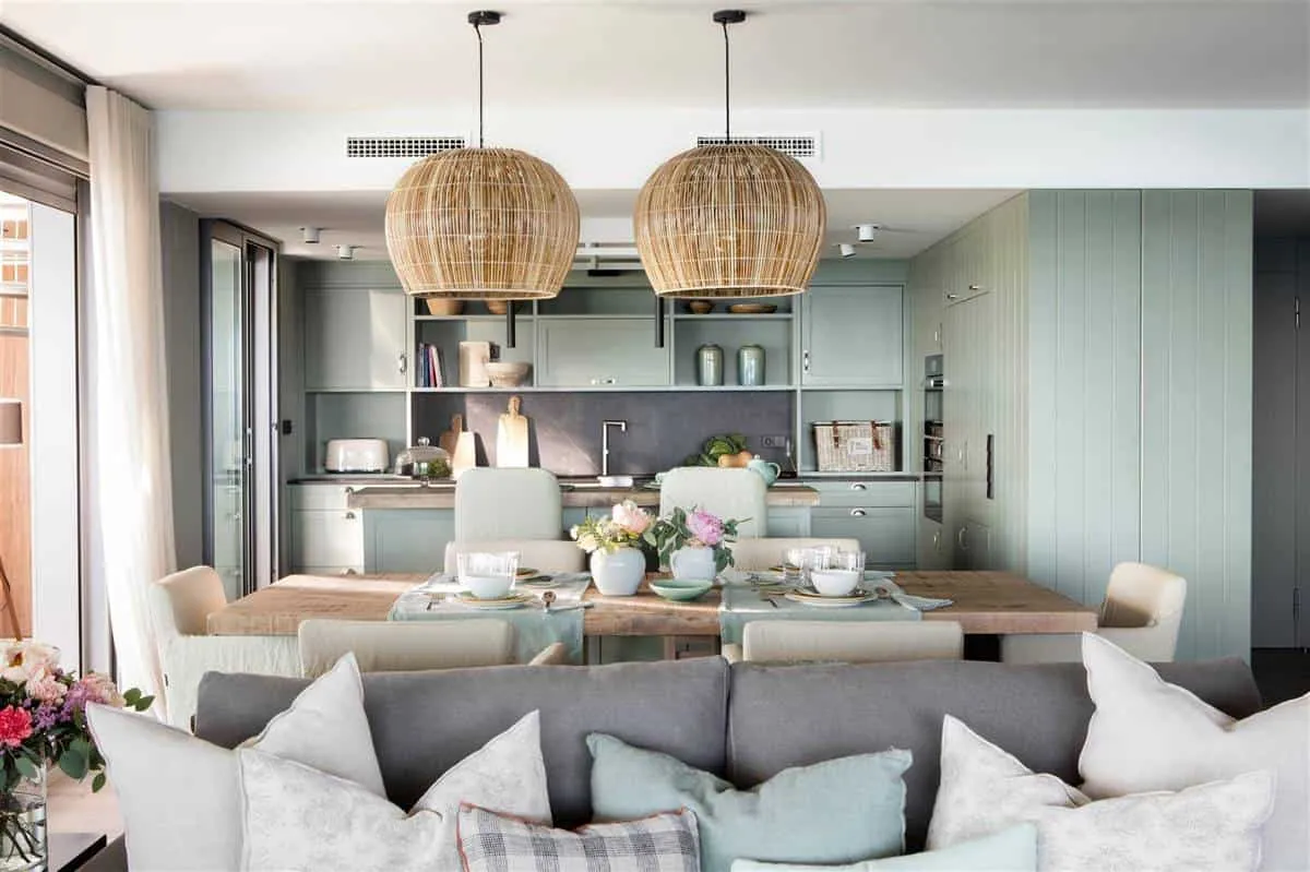 为暗色房间选择明亮色彩