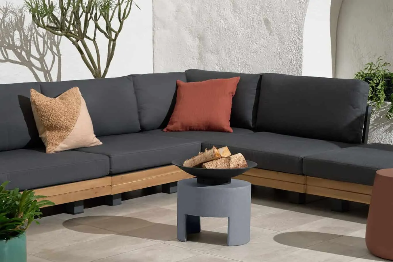 6 Top Furniture And Accessories To Turn The Terrace Into the New Living Room Of Your Home