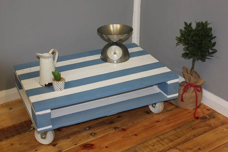 5. Rollender Tisch aus Paletten