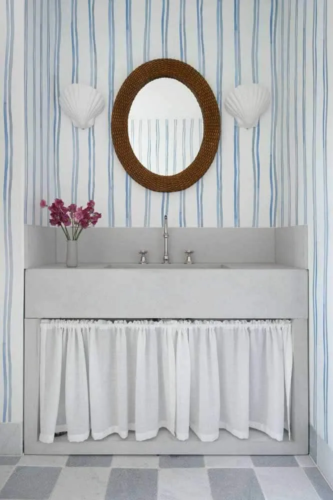 Преимущества обоя с полосами