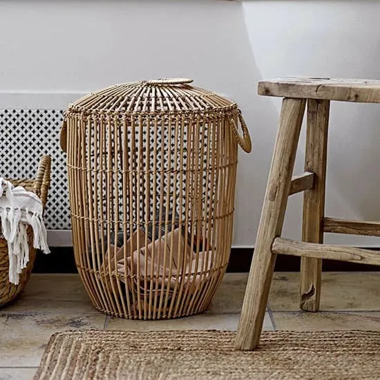 Fonctionnalité et style — panier en rattan pour linge sale