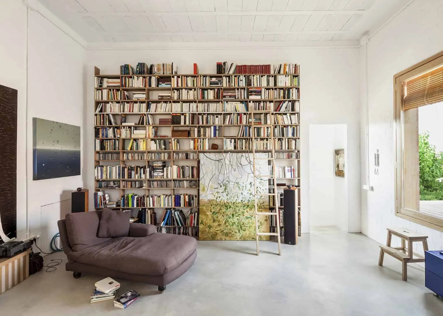 H Arquitectes设计的1101号住宅，位于西班牙圣昆丁德尔卡尔莱斯