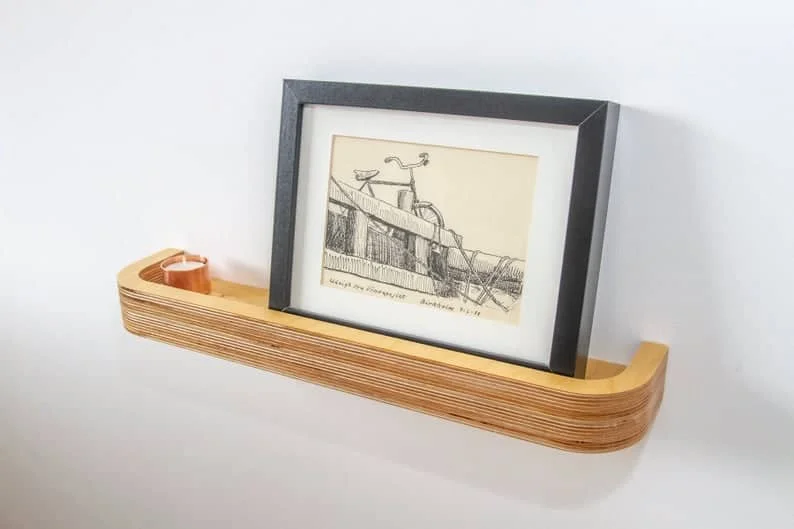 16. 带画框的漂浮式搁板