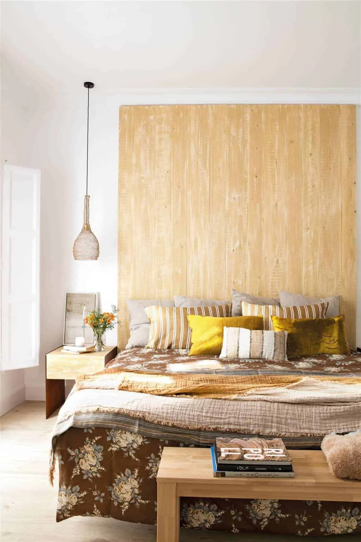Decorating the bedroom with super modern headboards