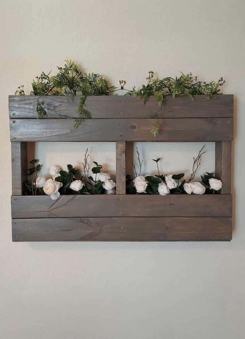 13. Handgefertigter grauer Topf aus Paletten