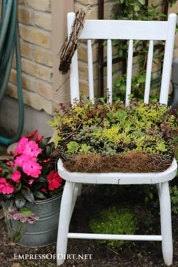 6. Sillas de jardín hechas con artesanías