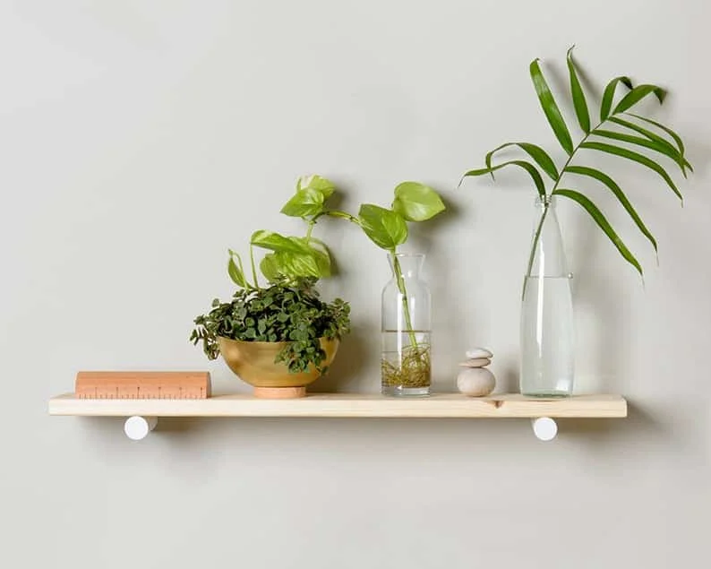 2. 漂浮式木质搁板