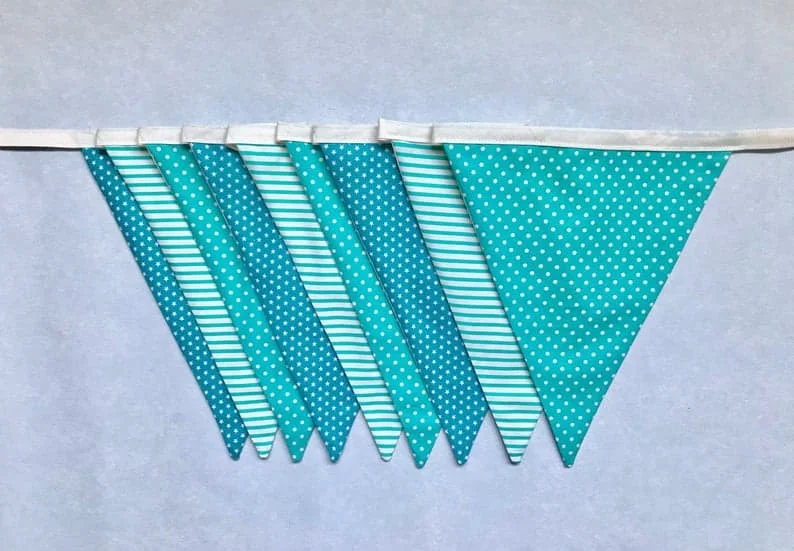 16. 蓝色布料花环