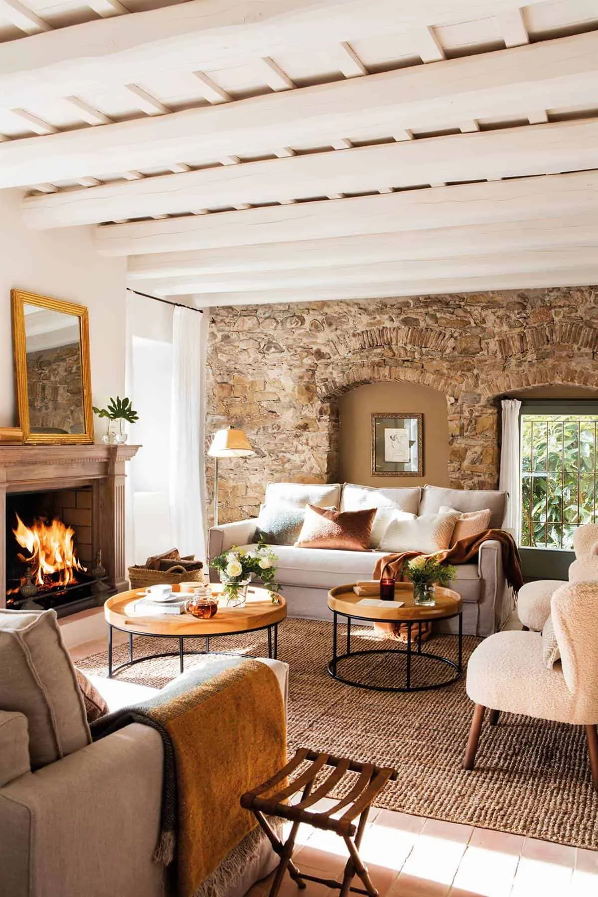 6. LIVING ROOM MADE FROM STONE