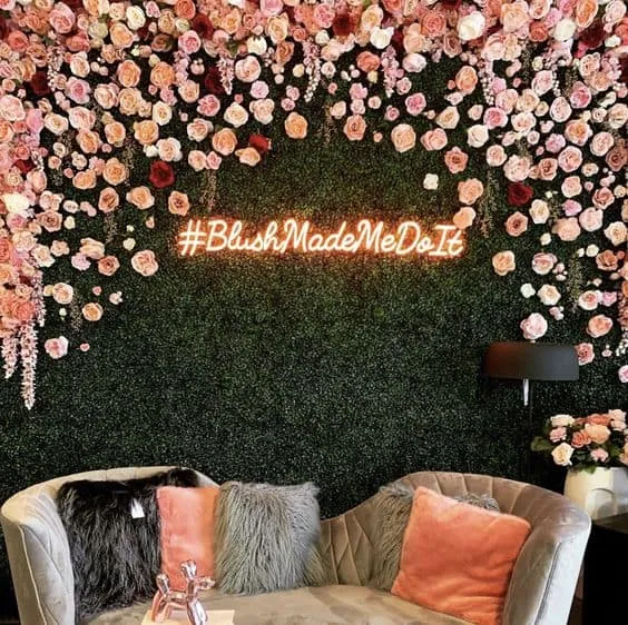 令人惊叹的花卉背景板，让人心生拥有一个回家的愿望