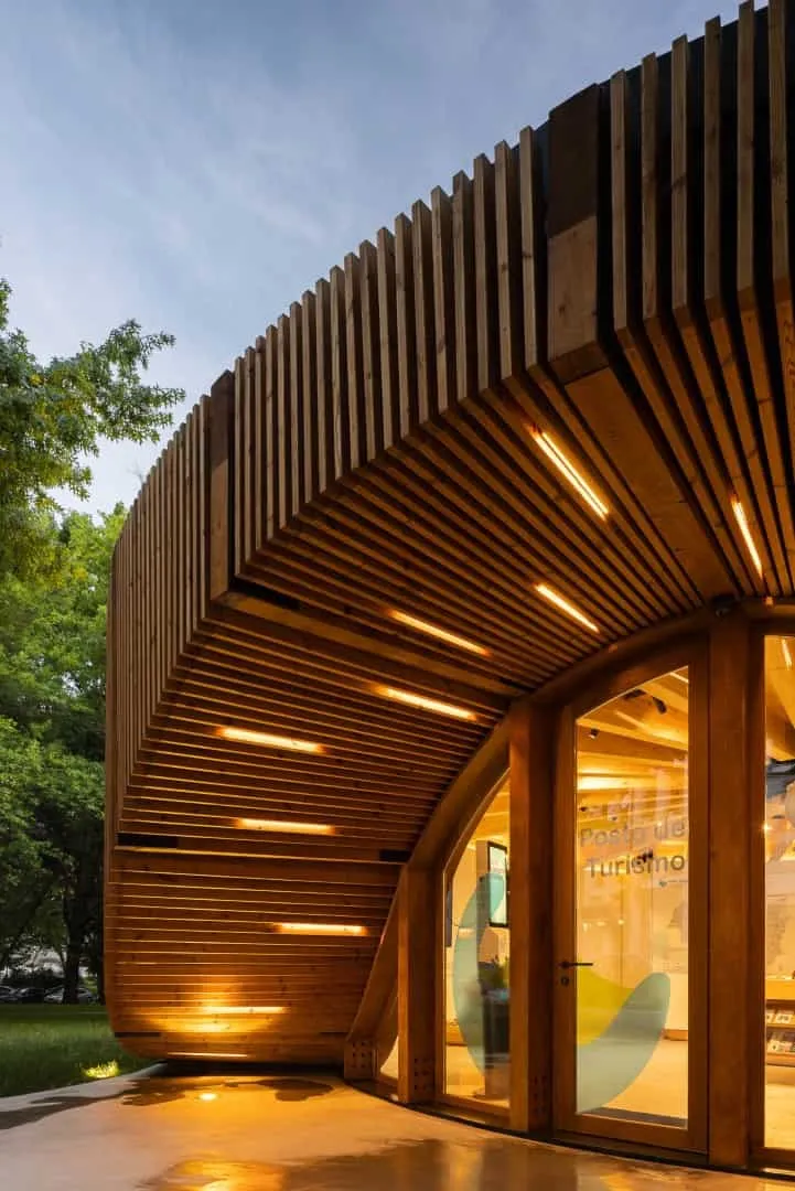 Інформаційний пункт туризму Алто-Тамега від AND-RE Arquitectura у Чавешах, Португалія Інформаційний пункт туризму Алто-Тамега від AND-RE Arquitectura у Чавешах, Португалія