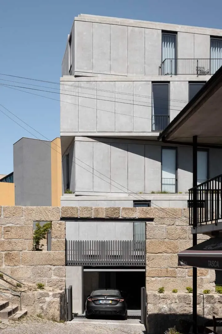 Budynek 261 autorstwa Just an Architect w Amarante, Portugalia Budynek 261 autorstwa Just an Architect w Amarante, Portugalia