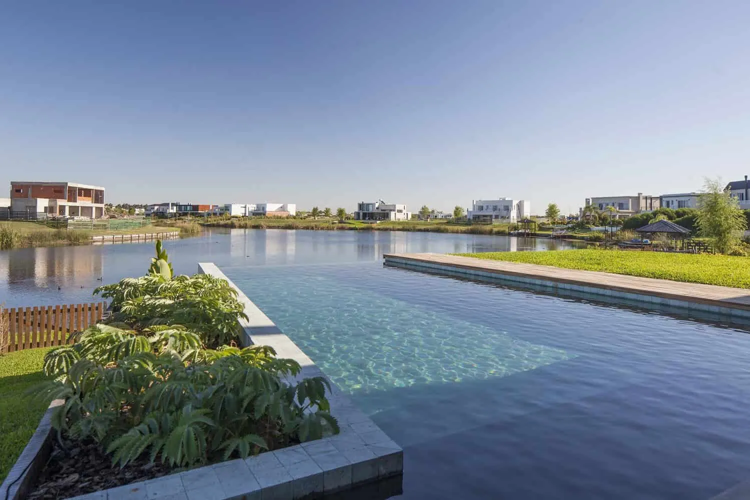 Sakura House by Estudio PKa in Belen de Escobar, Argentina
