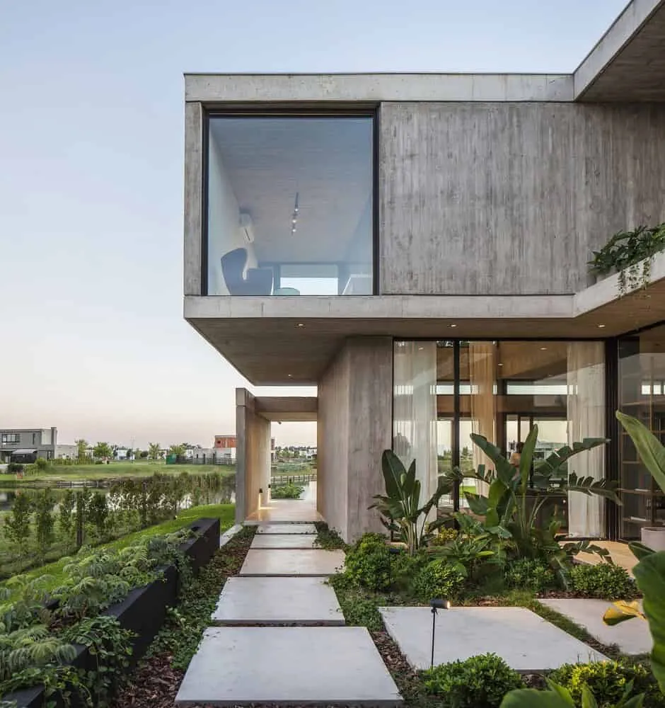 Sakura House by Estudio PKa in Belen de Escobar, Argentina