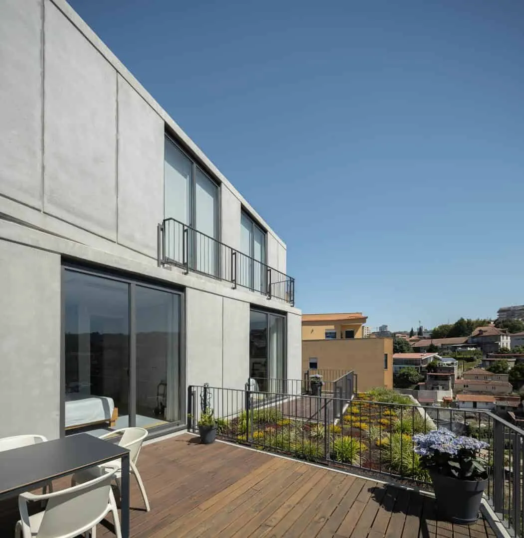 Budynek 261 autorstwa Just an Architect w Amarante, Portugalia Budynek 261 autorstwa Just an Architect w Amarante, Portugalia