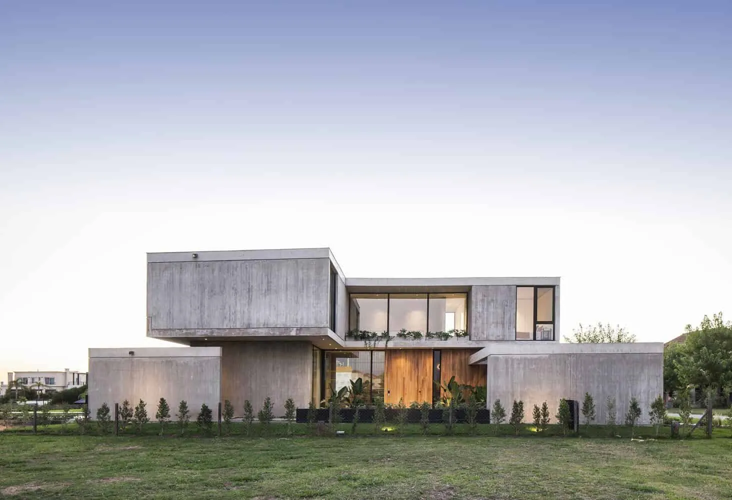 Sakura House by Estudio PKa in Belen de Escobar, Argentina
