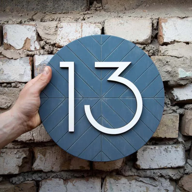 10. Número de casa vintage