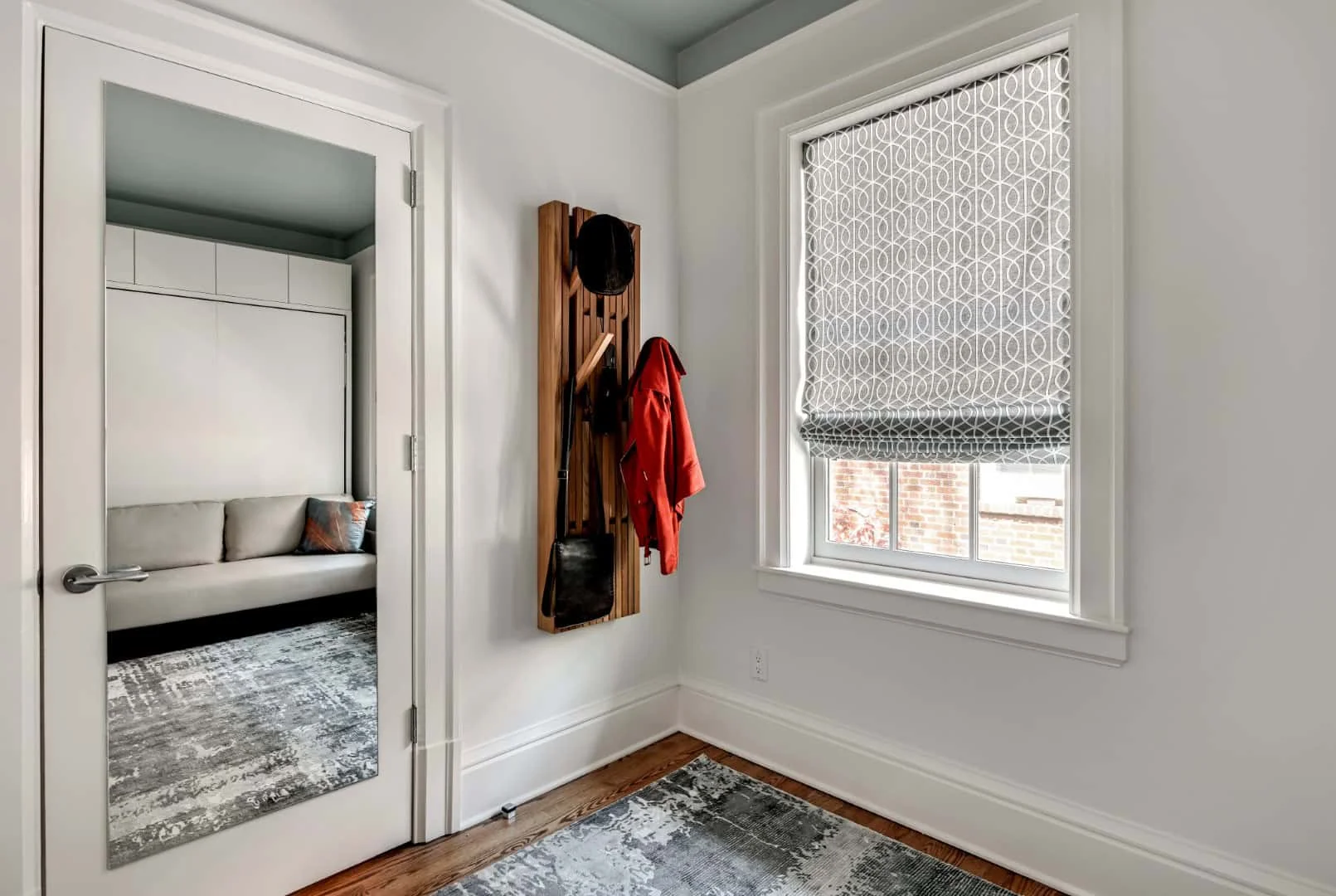 12-комнатный дом Йонkers, штат Нью-Йорк, оптимизированный для гостей с использованием мебели Resource Furniture 12-комнатный дом Йонkers, штат Нью-Йорк, оптимизированный для гостей с использованием мебели Resource Furniture